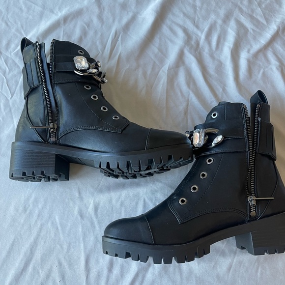 Karl Lagerfeld Paris Pipa Crystal Embellishment Platform Women’s Boot Size 7 - Picture 5 of 9